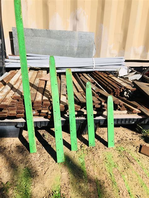 construction stakes for sale.